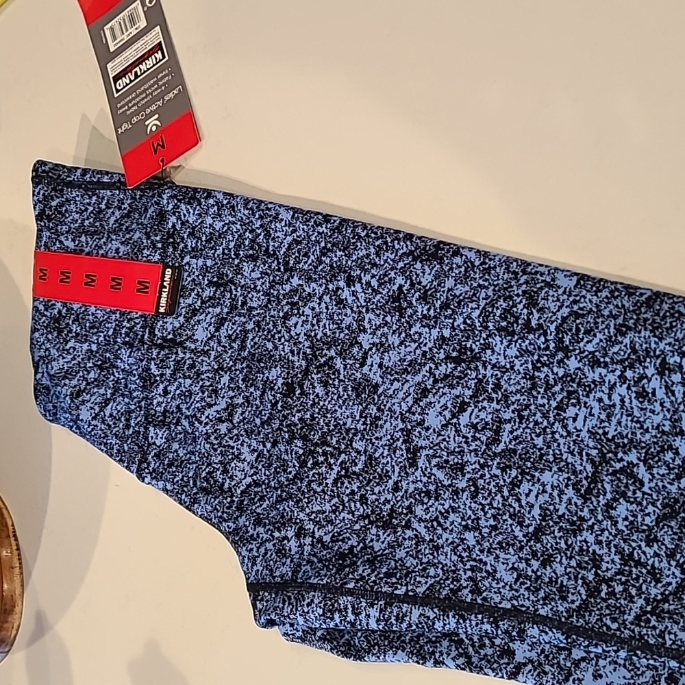 Kirkland Medium Cropped leggings. New